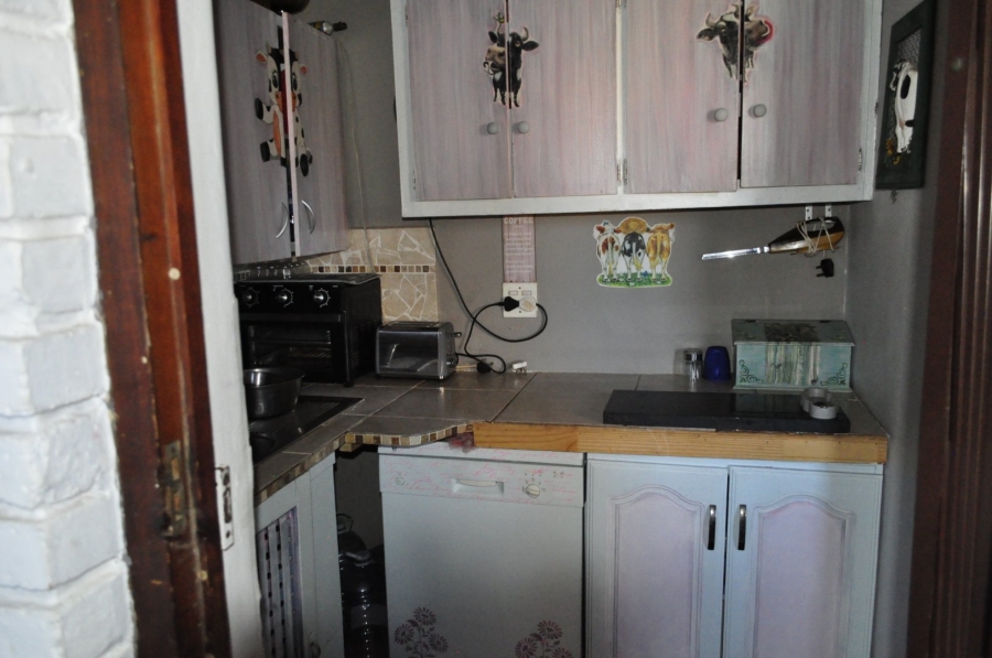 6 Bedroom Property for Sale in Wavecrest Eastern Cape